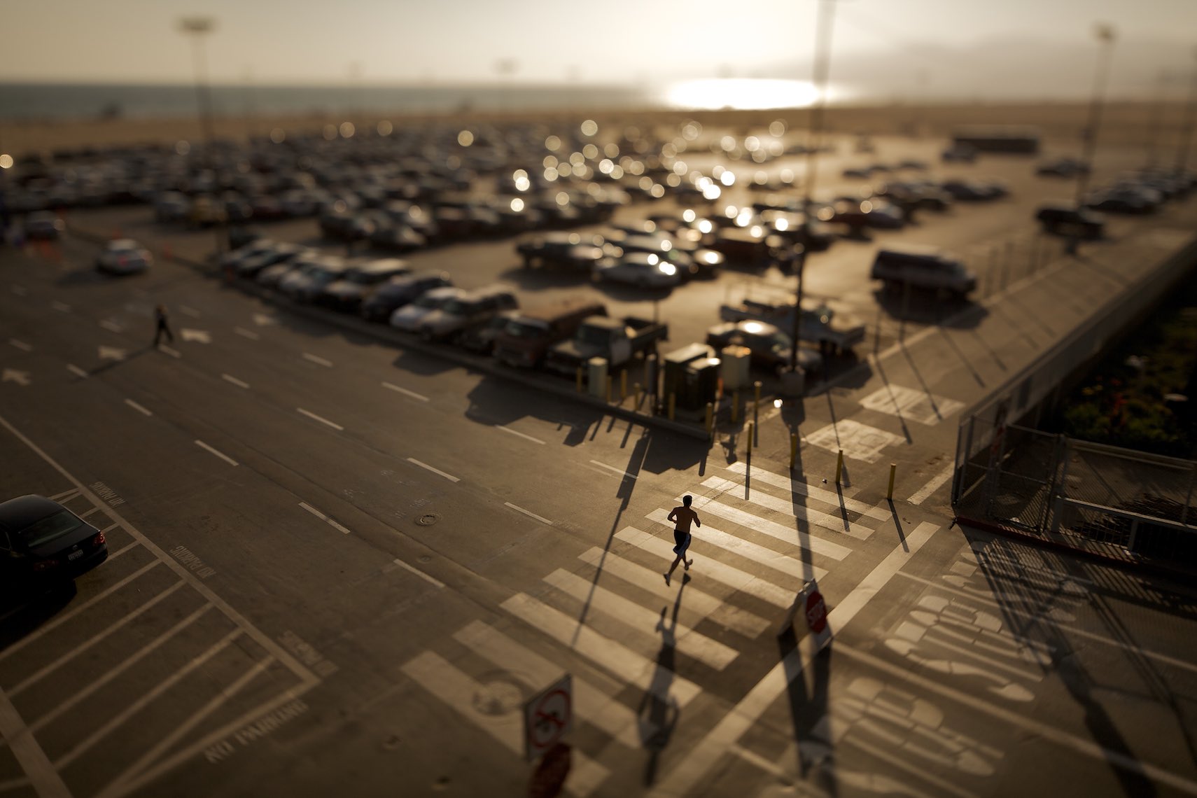 LaforetSantaMonicaRunnerTilt-Shift02
